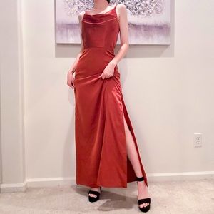 Beautiful Royal burgundy party prom homecoming dress.